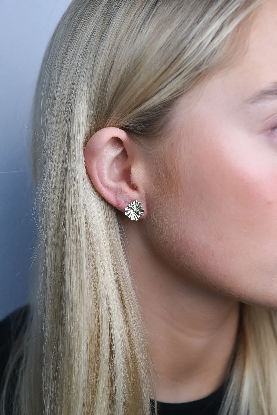 9ct Yellow Gold Folded Wave Crinkle Stud Earrings