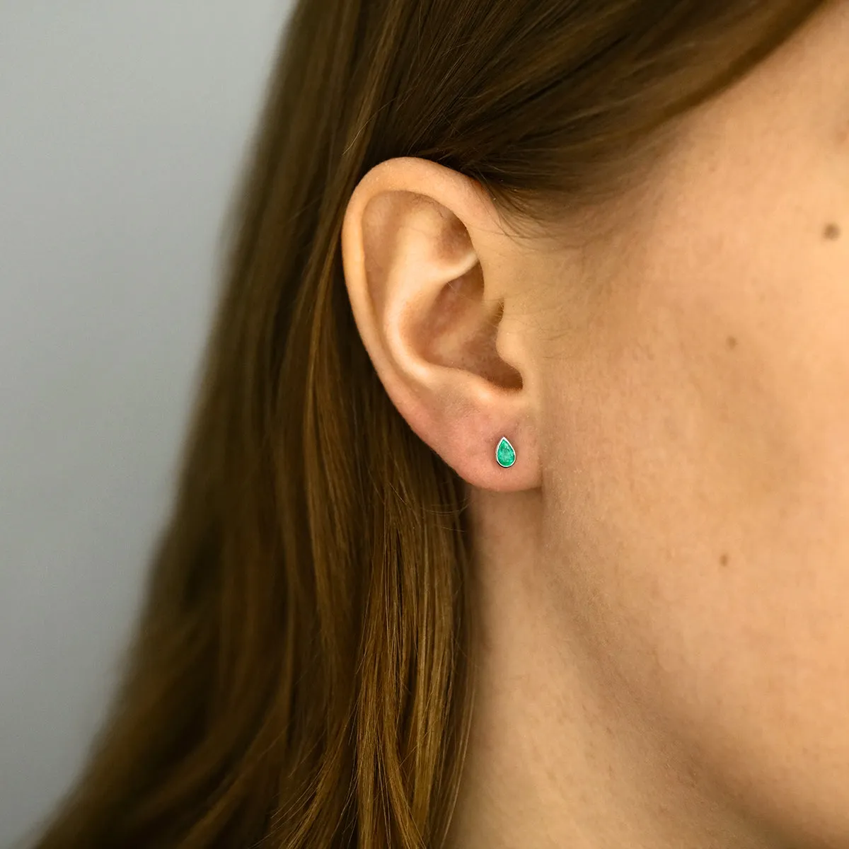 Bijou Collection 0.39ct Emerald Rubover Stud Earrings | 9K White Gold
