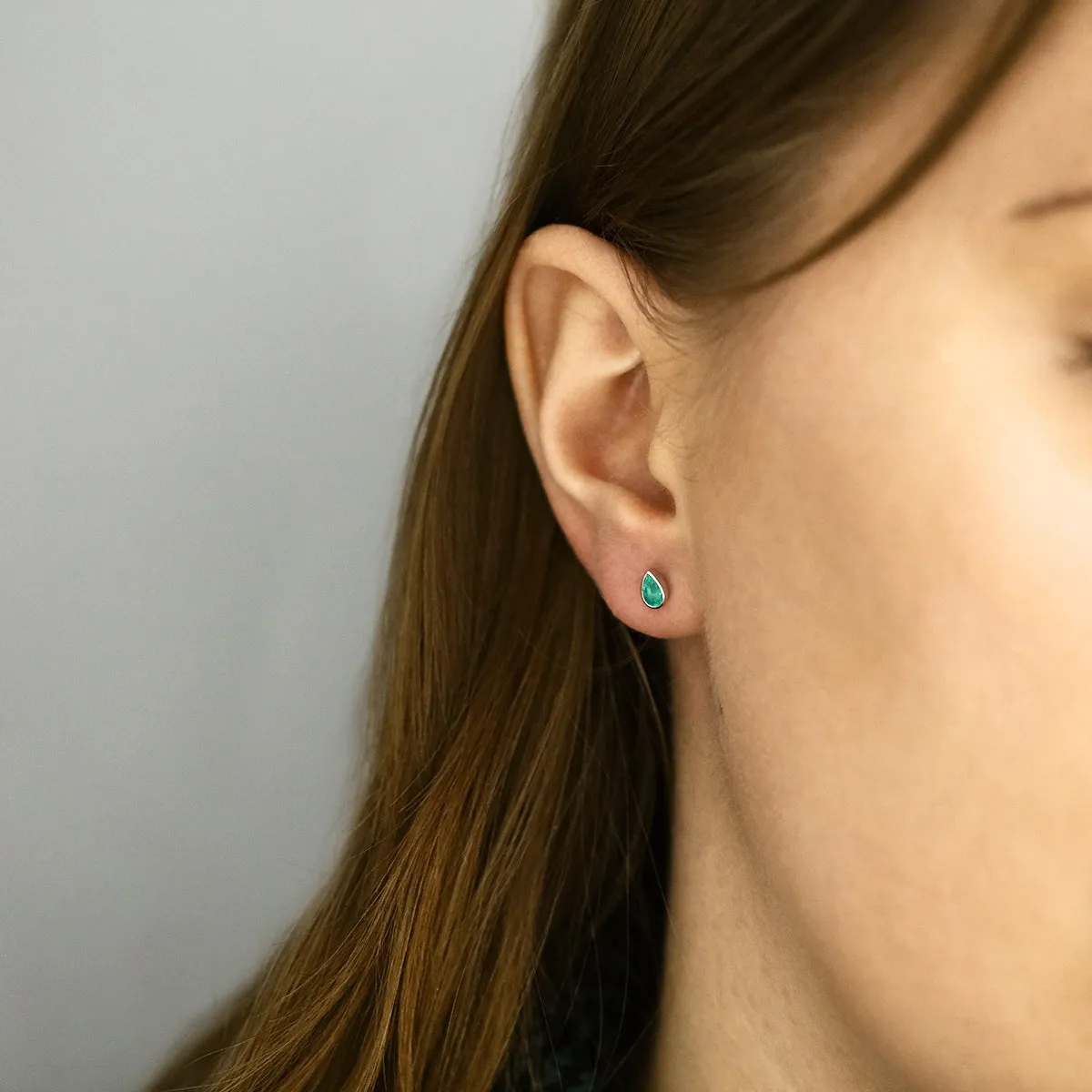 Bijou Collection 0.39ct Emerald Rubover Stud Earrings | 9K White Gold