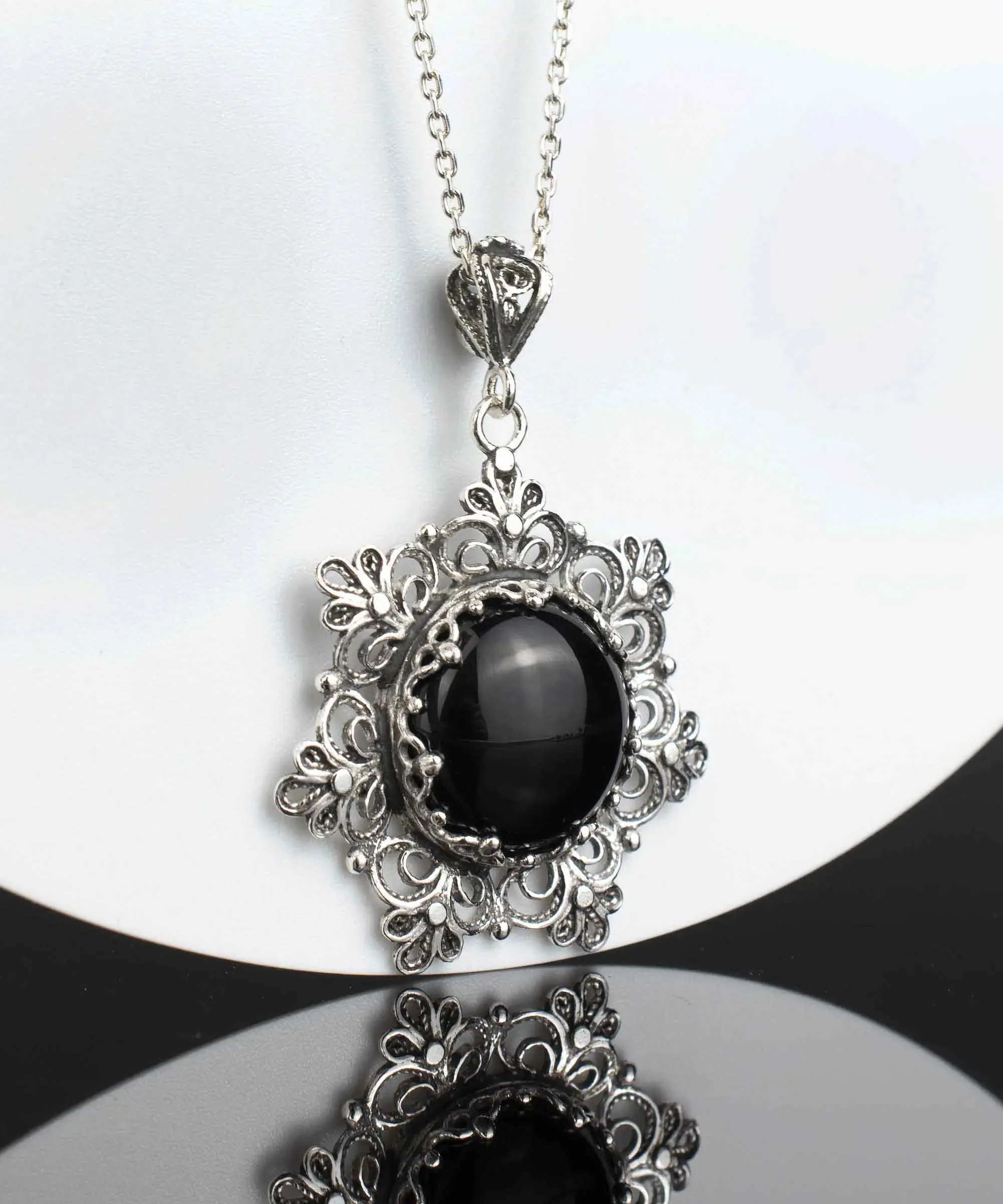 Filigree Silver Flower Figured Black Onyx Gemstone Woman Pendant Necklace