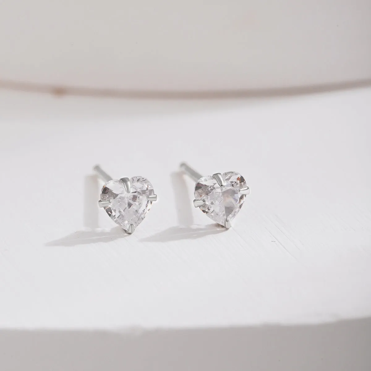[Goodv]Sparkling Heart Shaped Simple Earrings