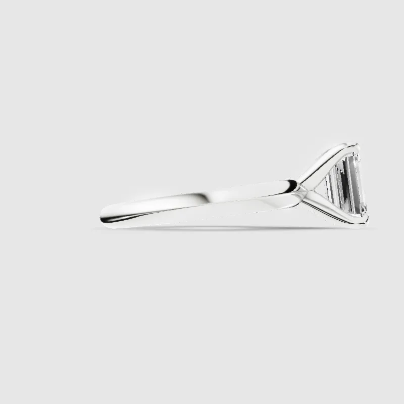 Knife-Edge Solitaire Ring-Emerald Cut