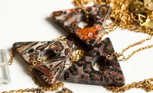 LEOPARD LARIAT NECKLACE