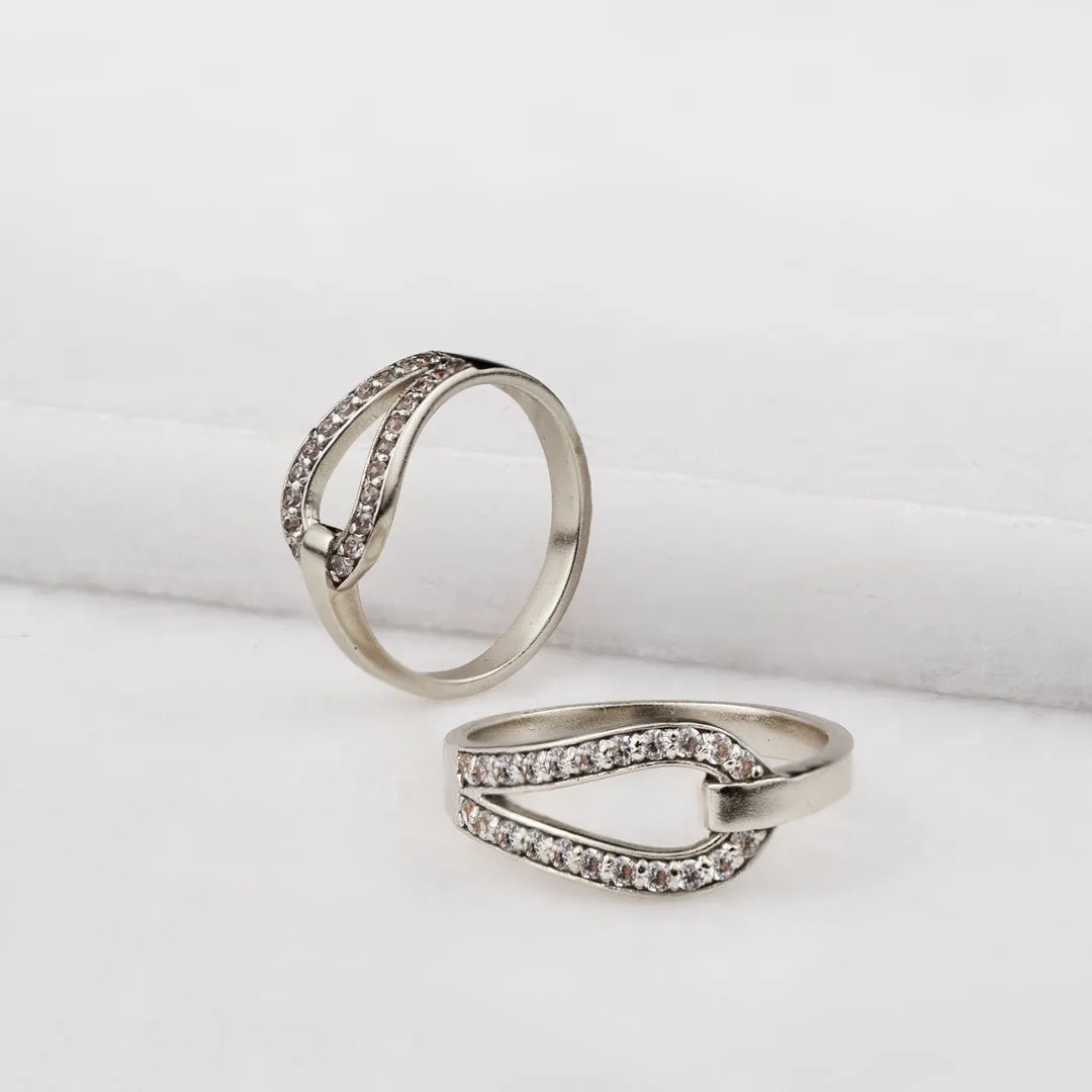 Levade - Violet Moissanite Stones and Elegant Loop Sterling Silver Ring