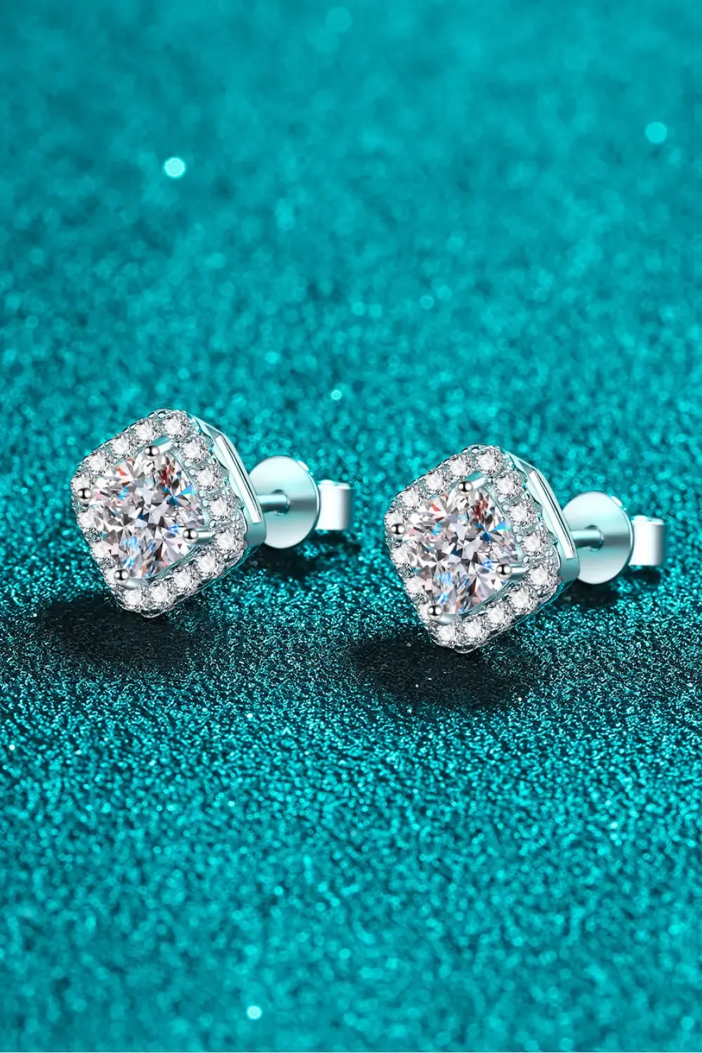 LOVCIA 925 Sterling Silver Inlaid 2 Carat Moissanite Square Stud Earrings