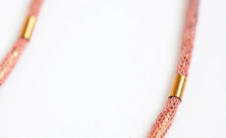 MADDER AND LOGWOOD ARROW NECKLACE